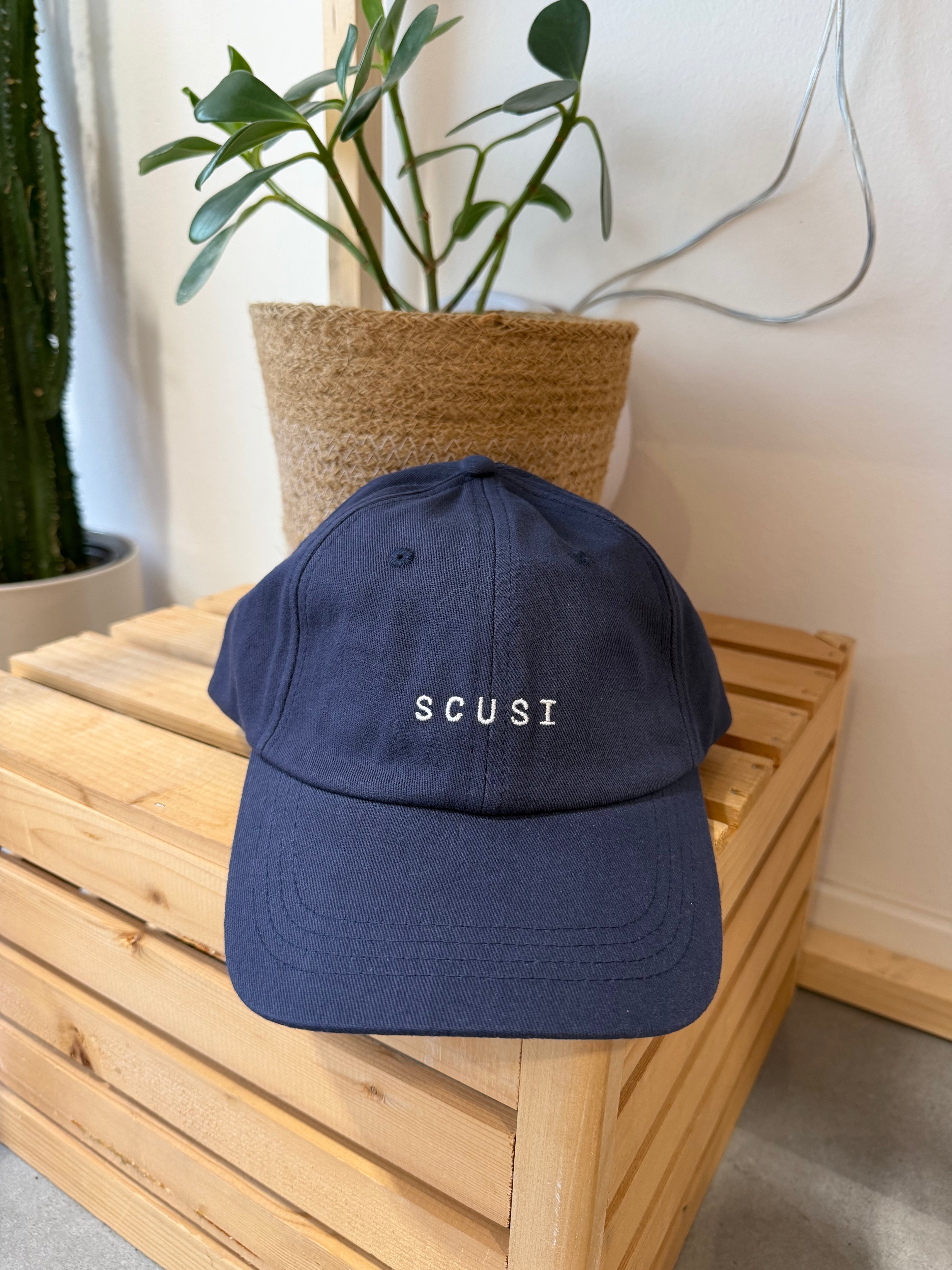 Hat Scusi